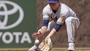 El mexicano Luis Urías vuelve a realizar la Jugada de la Semana