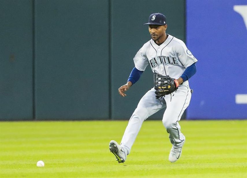 3-2. Jarrod Dyson firma el triunfo que consolida el dominio de los Reales sobre los Tigres