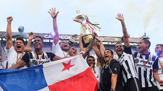 Ovalle y Clarke, campeones con el Zamora FC