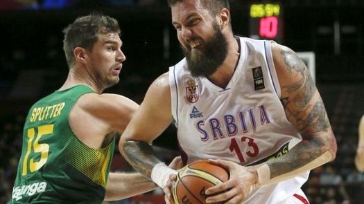 Splitter destaca entre los latinos con los Spurs en la vuelta de Ginóbili
