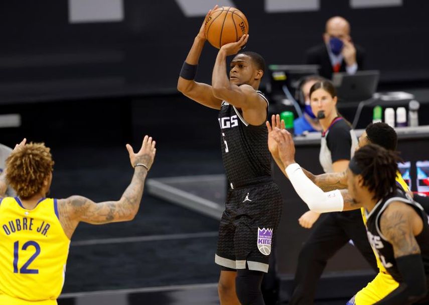 141-119. DeAaron Fox establece marca de 44 puntos y Kings dominan a Warriors
