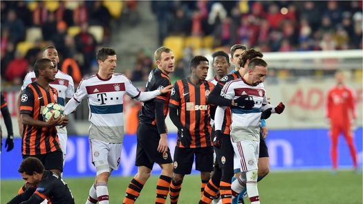 0-0. El Bayern domina pero no remata y pierde por expulsión a Xabi Alonso