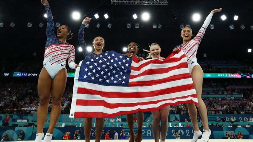 El quinteto estadounidense celebrando el oro en los Juegos Olímpicos de París 2024.&nbsp;