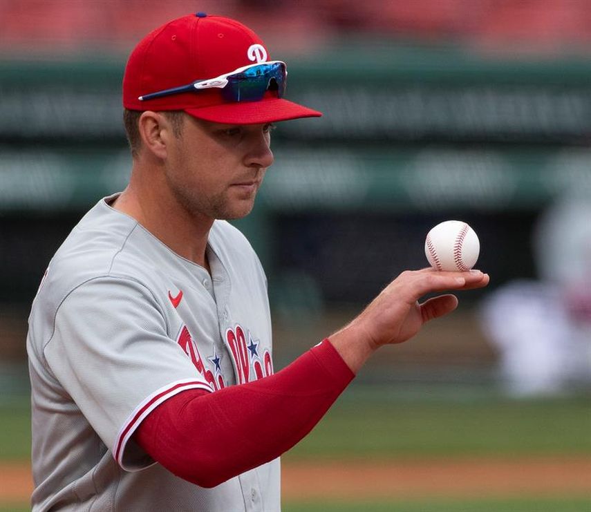 5-1. Hoskins empuja tres carreras para los Filis que se imponen a los Azulejos