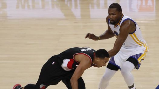 128-126.McCollum y Harden anotan 44 puntos cada uno, pero ganan Trail Blazers