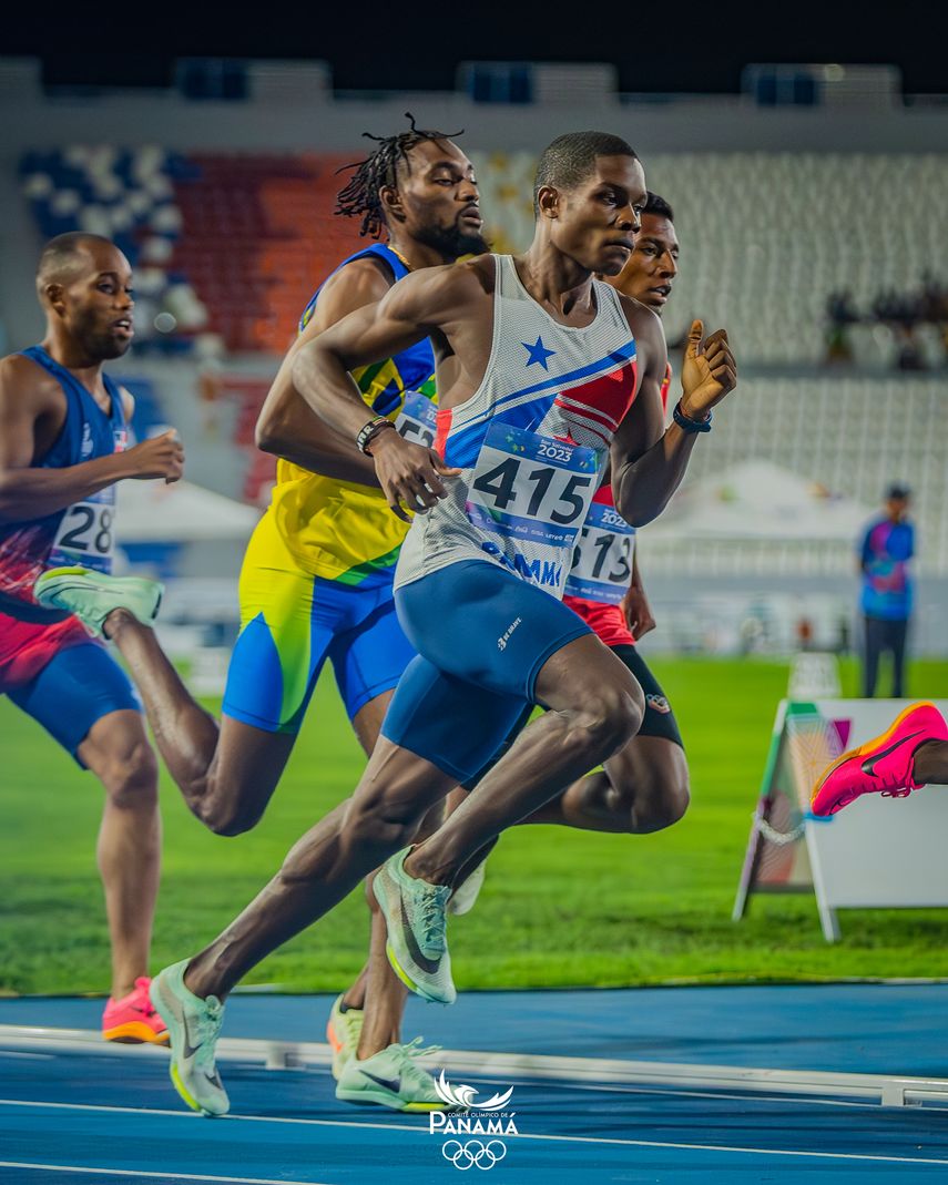 Gianna Woodruff logra medalla de plata en 400 m vallas