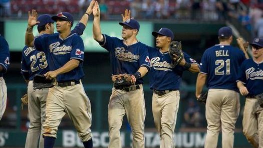6-5. Rivera jonronea en el triunfo de los Padres