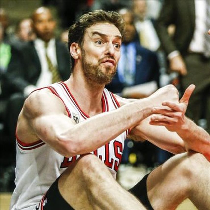 Pau Gasol y Mirotic ayudan a Butler a romper la marca de Jordan