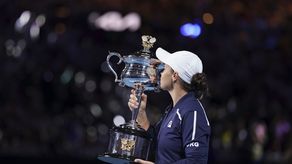 La número uno del mundo, Ash Barty se convirtió en la primera australiana en 44 años en ganar el Australian Open