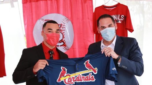 Panameños firman con organizaciones de MLB