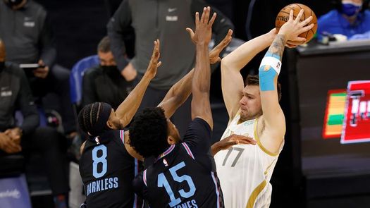 113-109. Doncic no puede con Irving, pero los Mavericks derrotan a los Nets