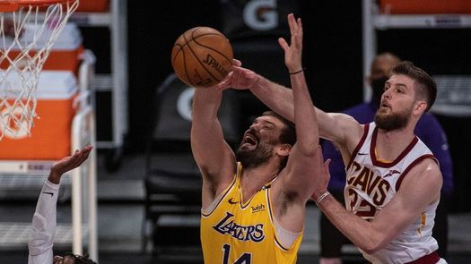 100-86. Lakers rompen racha perdedora con Harrell de líder; Gasol, 4 puntos