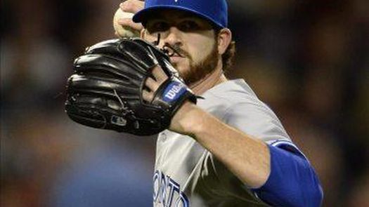 11-1. Hutchison se apoya en la conexión dominicano-venezolana y vence a Chicago
