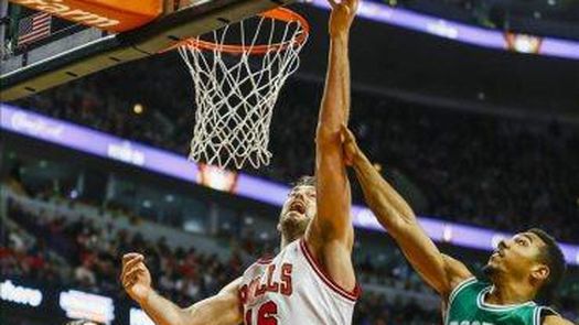 Pau decide el triunfo de los Bulls; Mirotic fue titular y Marc luchó sin recompensa