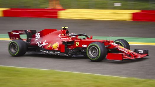 Fuerte accidente de Carlos Sainz, sin consecuencias, en los libres de Monza