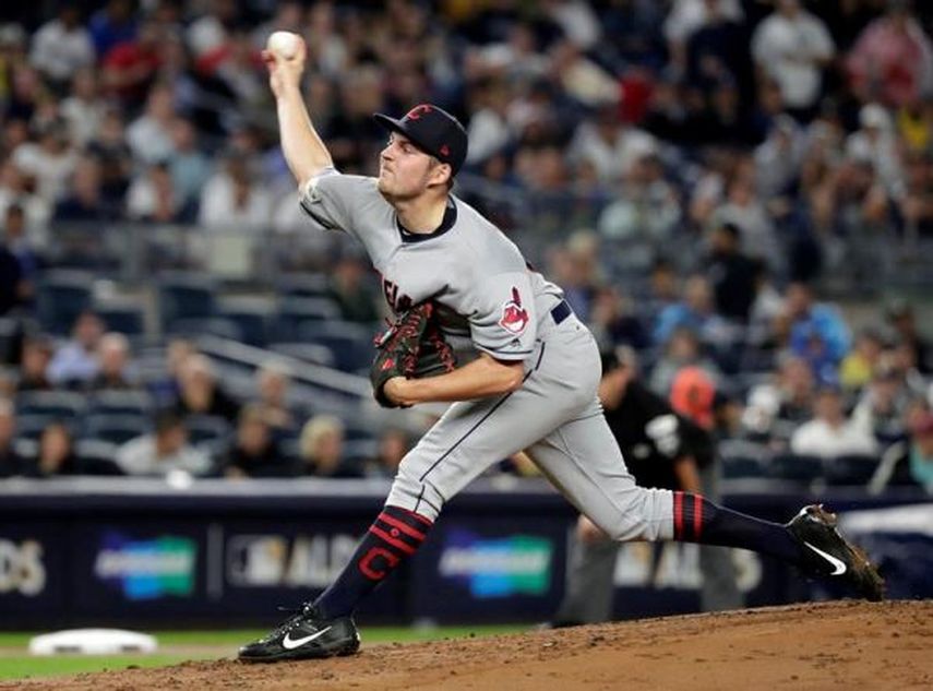 2-6. Bauer controla con sus envíos a los Mellizos y se apunta el triunfo de los Indios