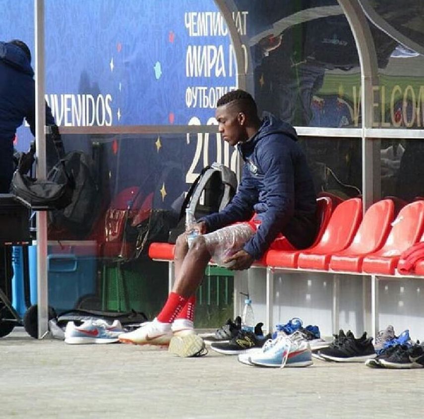 José Luis Rodríguez retirado del entrenamiento de la selección