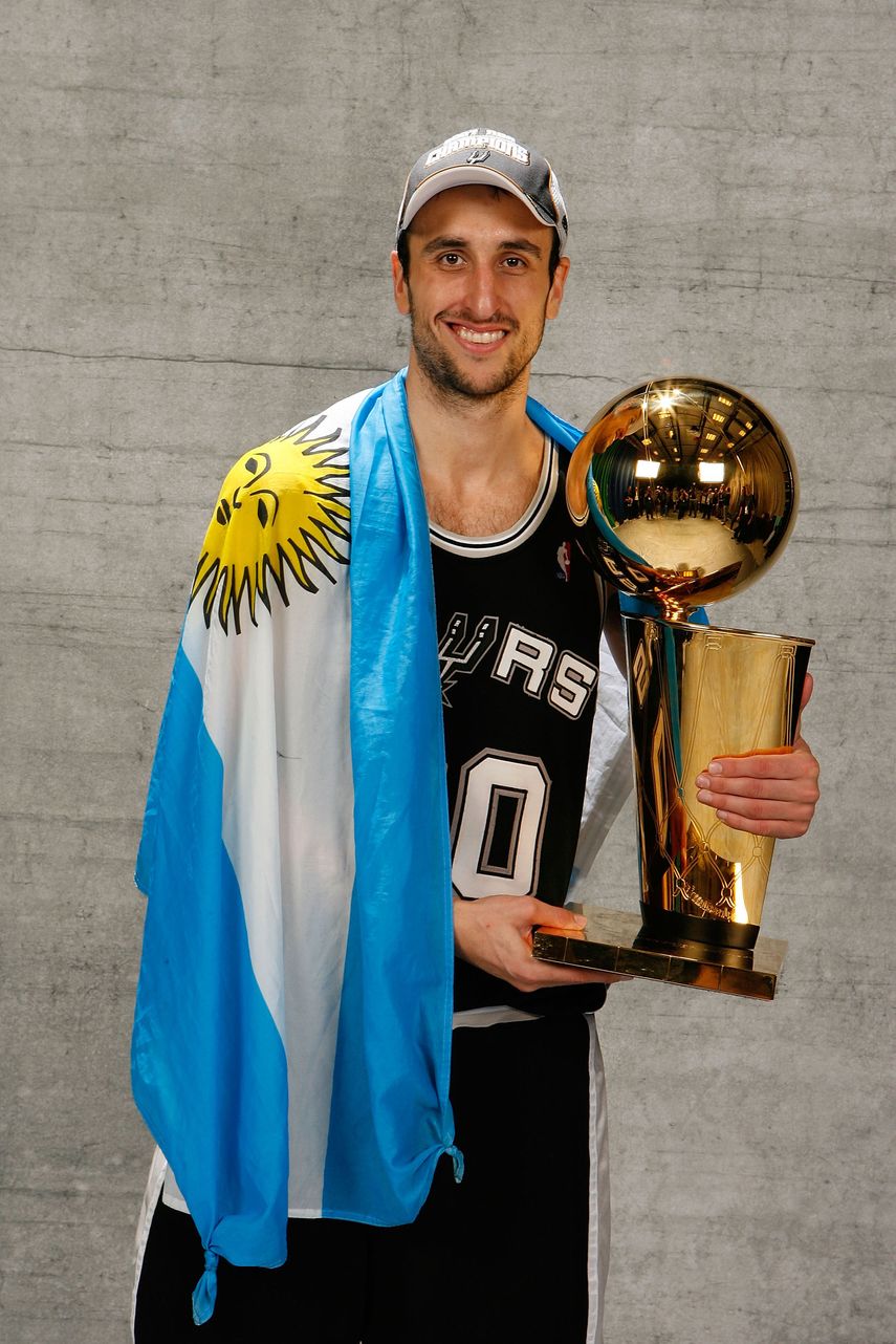Manu Ginóbili fue cuatro veces campeón de la NBA con los San Antonio Spurs