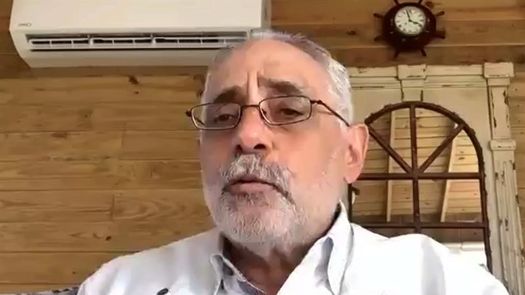 La liga de béisbol dominicana prohíbe escupir y pide evitar los abrazos