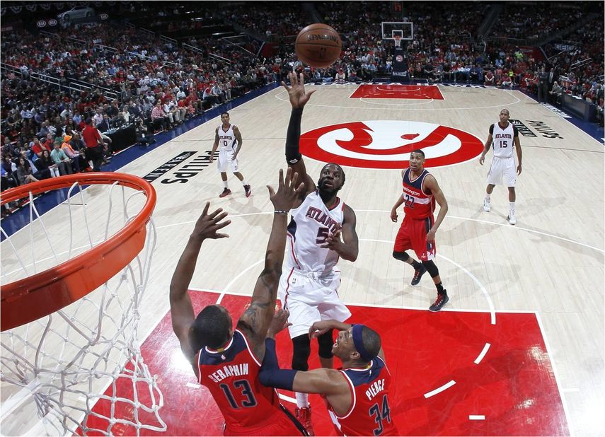 106-90. Carroll y Hawks aprovechan la ausencia de Wall y empatan la serie