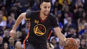 123-116. Curry y los Warriors amplían su marca histórica