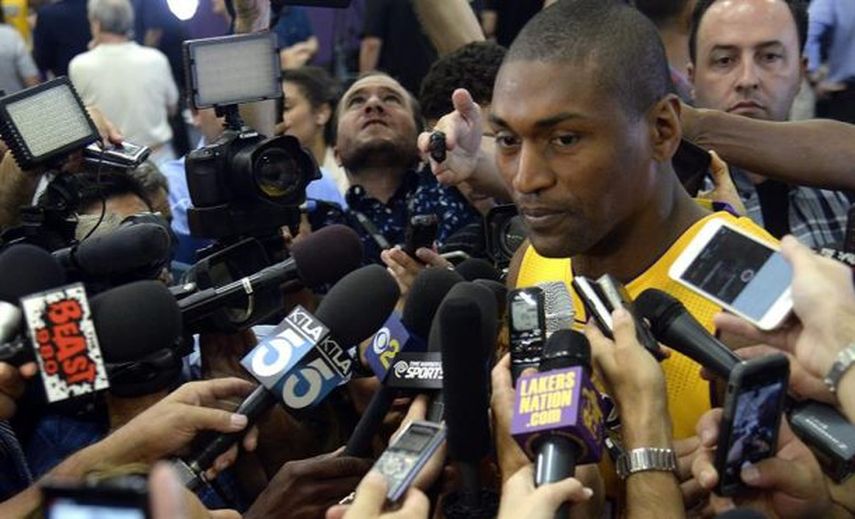 Los Lakers vuelven a confiar en el liderazgo de Metta World Peace con los jóvenes