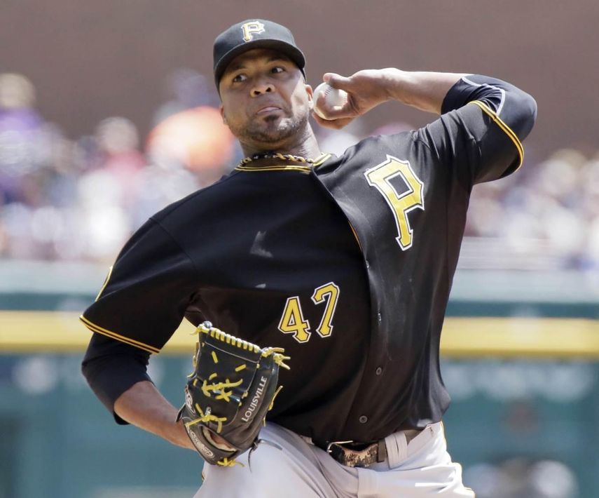 Los Piratas acuerdan un contrato con el dominicano Liriano por tres temporadas