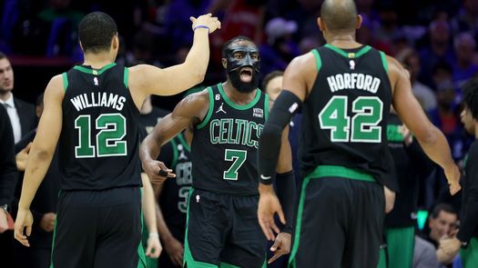 Celtics recuperan ventaja de casa ante los 76ers