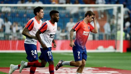 Giménez, sustituido en el descanso por molestias musculares