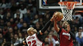 103-107. Wade conduce el triunfo de los Heat que están a la caza del liderato
