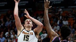106-107. Jokic logra un triple-doble en victoria de los Nuggets sobre los Timberwolves