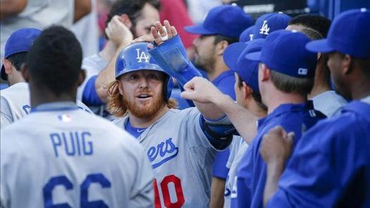4-2. Turner pega dos jonrones y acerca a los Dodgers al título