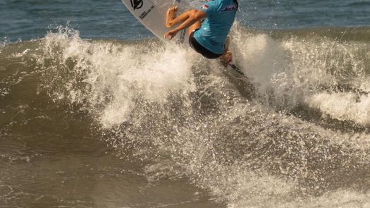Samanta Alonso e Izzy Elizondo, campeones nacionales de Surf