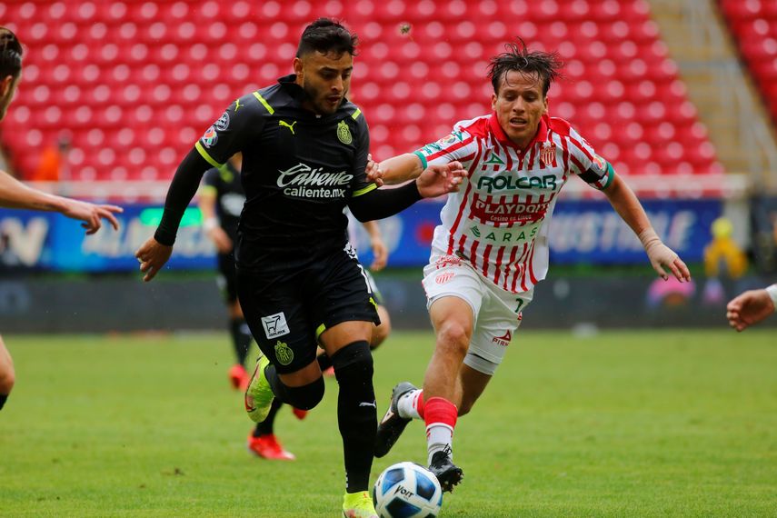 Chivas le gana al Necaxa y rompe una racha de cuatro partidos sin victoria