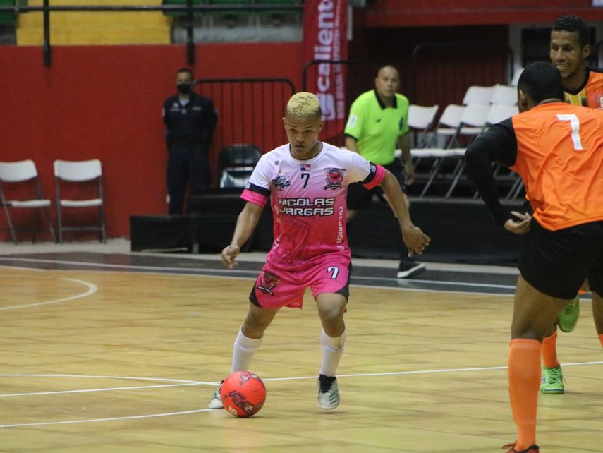 Futsal Team y Fénix lideran sus zonas