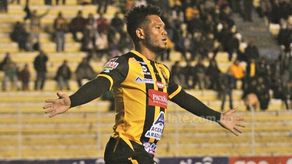 Rolando Blackburn rompe las redes en Bolivia
