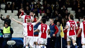 0-2. Tadic clasifica al Ajax a octavos tras más de una década ausente