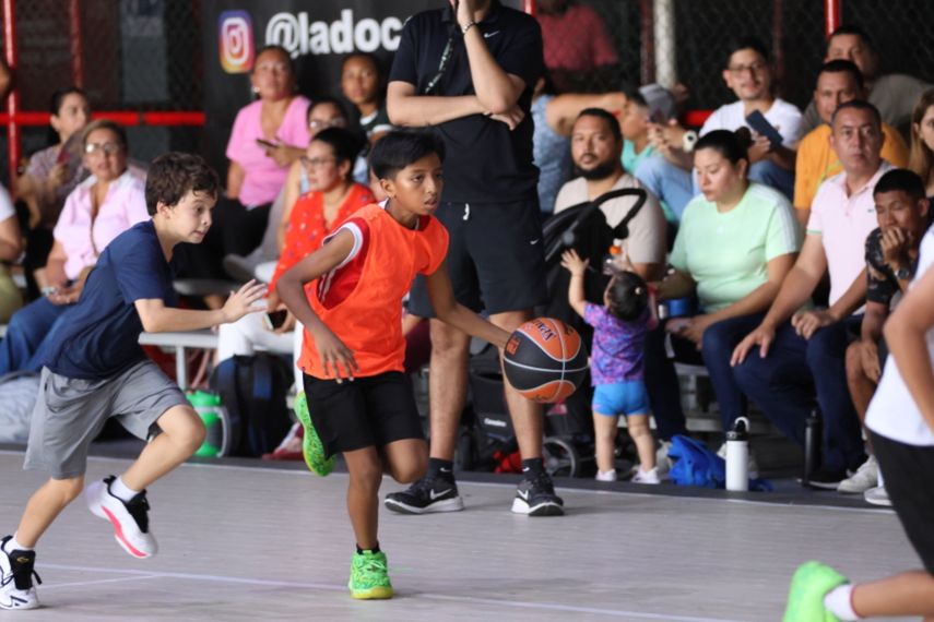 Jugadores de entre 12 y 14 años de las ramas femenina y masculina participaron del Summer Camp de FEPABA.&nbsp;