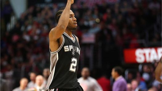 117-107. Leonard conduce con doble-doble la victoria de los Spurs