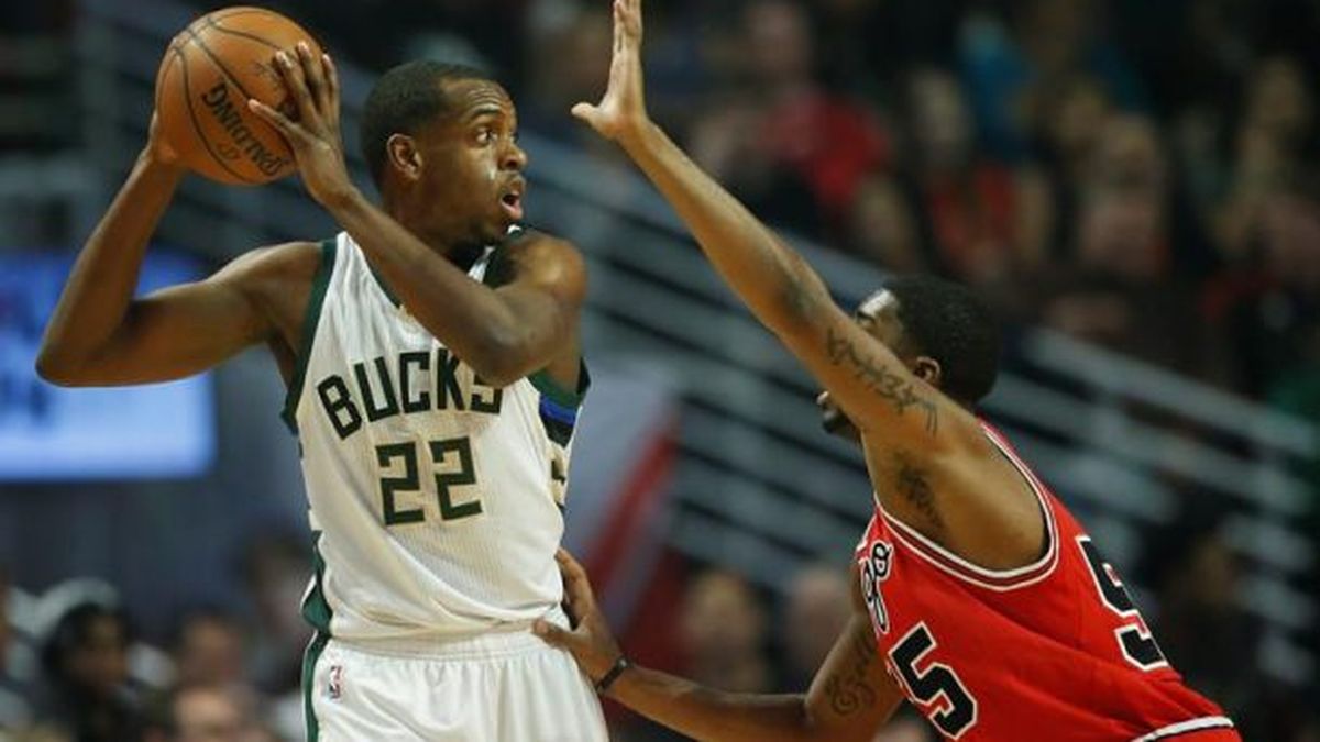 105-94. Ante los Suns, Middleton detiene la mala racha de los Bucks