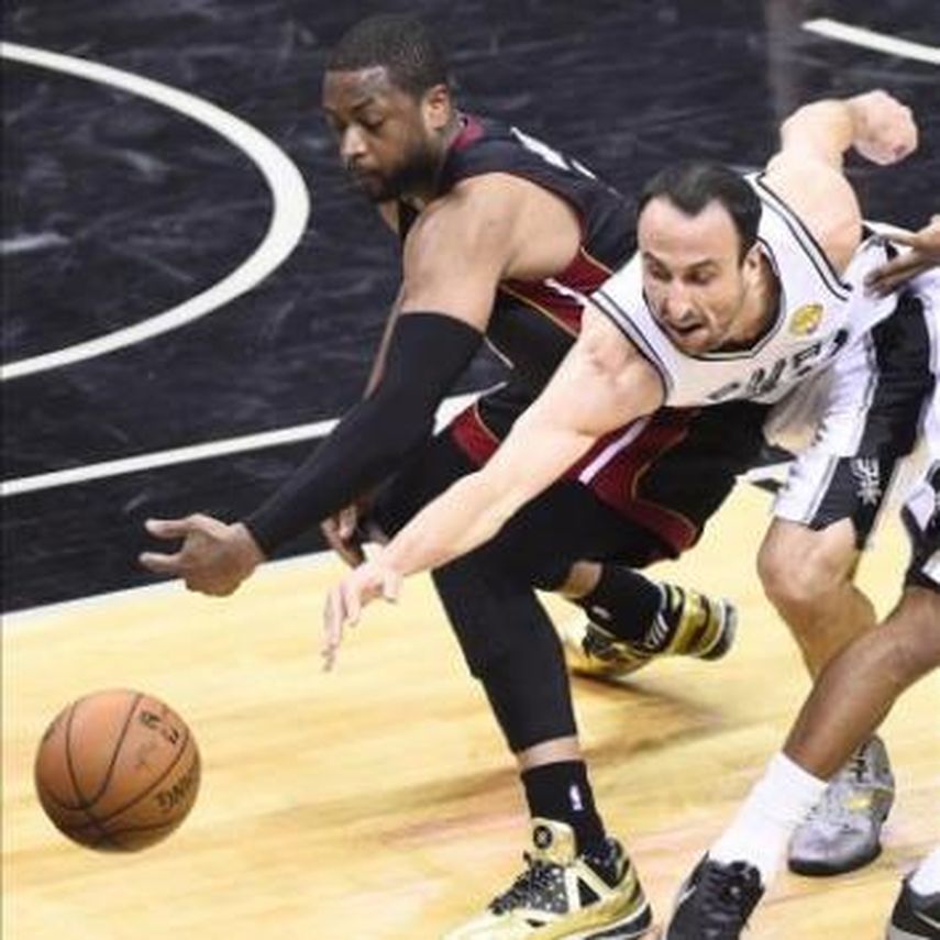 Wade fue multado con 5.000 dólares por /exagerar/ entrada de Ginóbili
