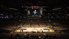 Los Lakers devuelven la ayuda federal de 4,6 millones de dólares que recibieron