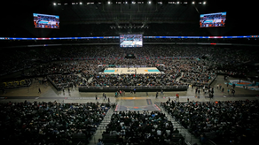 Spurs celebran sus 50 años con récord de asistencia