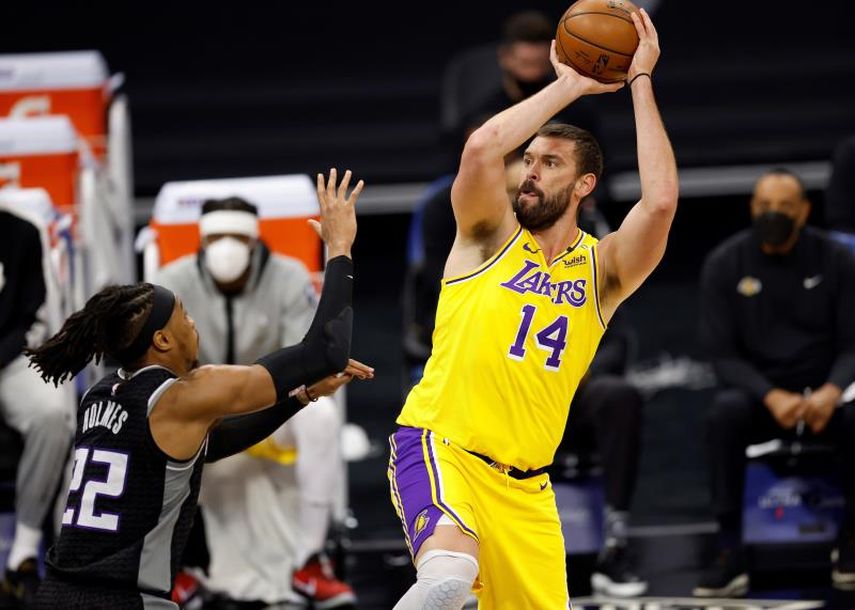 94-115. Kuzma sella la victoria de los diezmados Lakers; Gasol, nueve rebotes