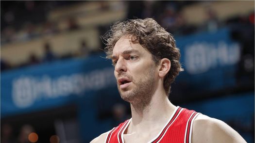 114-107. Pau Gasol aportó otro doble-doble salvador y Rose anotó 22 puntos