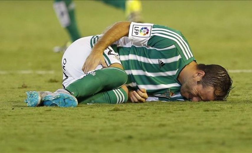 Van der Vaart, Van Wolfswinkel y Xavi Torres, novedades para San Sebastián
