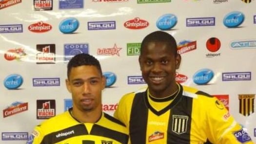 Boris Alfaro anota doblete en el Clásico Boliviano