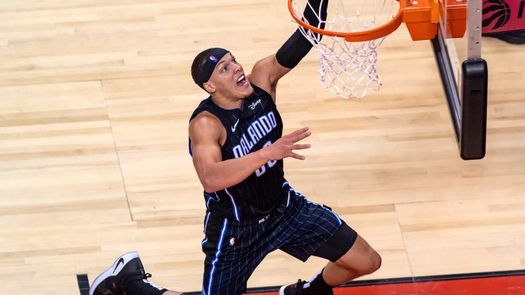 112-114. Gordon completa jugada de tres puntos y ganan los Magic a los KIngs