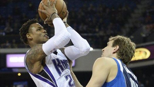 106-113. McLemore y los Kings hacen perder terreno a los Hornets
