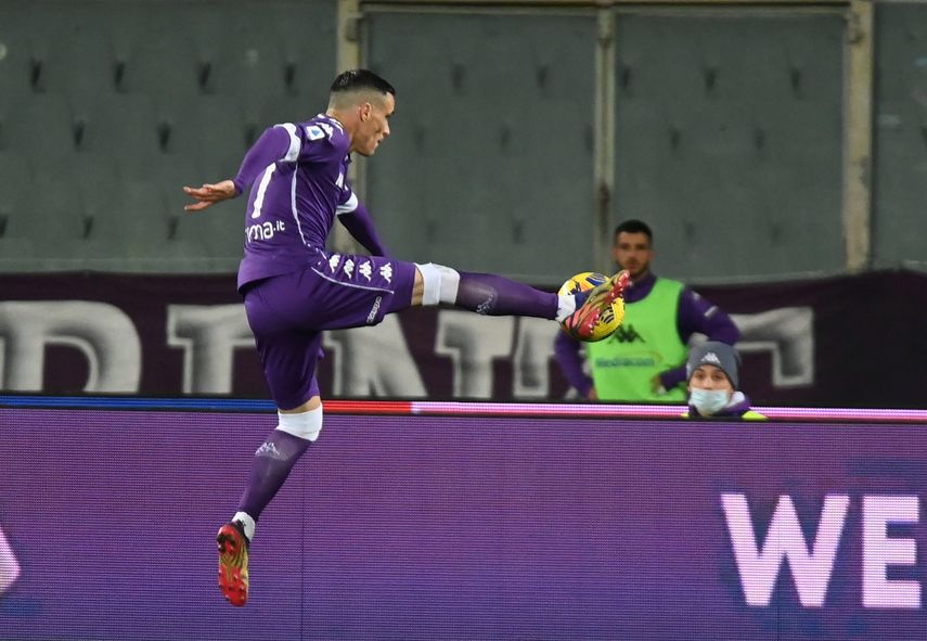 Milenkovic alivia al Fiorentina en el minuto 98